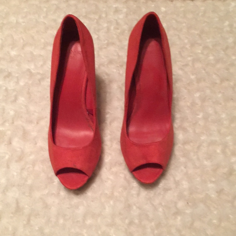 Mango Pumps (Size 8)